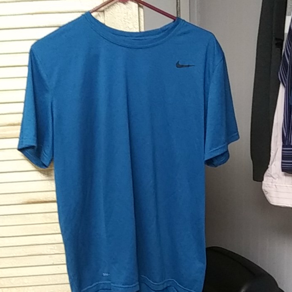 Mens L Nike Dri-Fit t-shirt